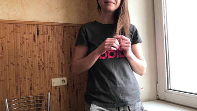 Frater adiutus Stepsister ante diem primum relaxat. Russian Amateur cum Talking